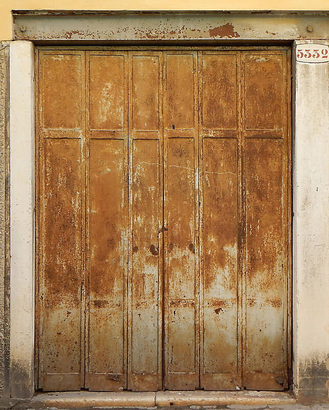 rusted metal door from venice 8