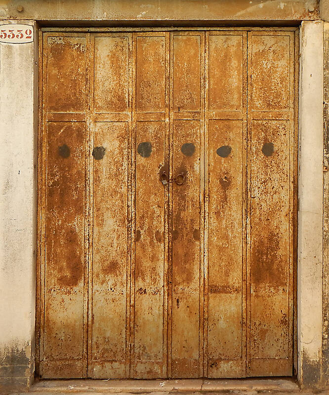 rusted metal door from venice 9