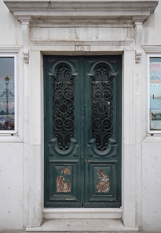 ornate wood door from venice 5