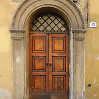 old_clean_decorated_wood_door_2_20130929_1896221403