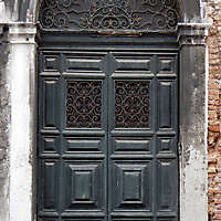 wooden door from venice 11