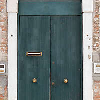 wooden door from venice 15