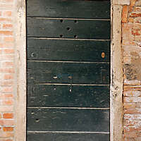wooden door from venice 38