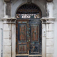 wooden_door_from_venice_22_20131018_1814666880
