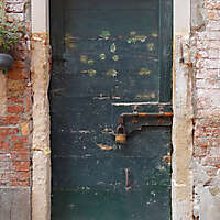 wooden door from venice 27