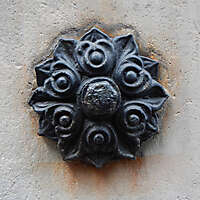 rusty emblem decoration 4
