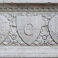old_stone_emblem_from_florence_4_20131004_1392682491