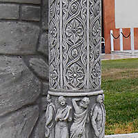 decorated pillar 5