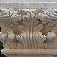 greek stone pillar capital 4