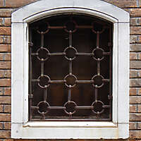 old window from venice 19