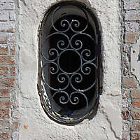 old_window_from_venice_27_20131018_1848594503