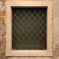 old window from venice 30