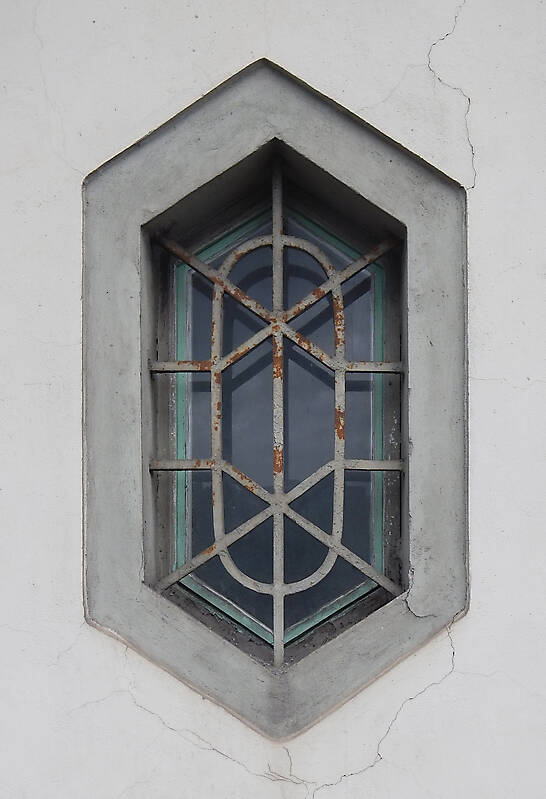 exagonal window