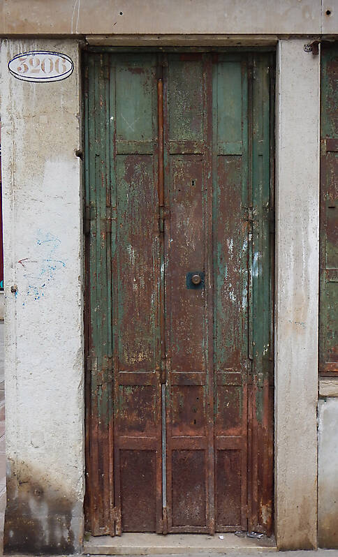 rusted metal door from venice 5