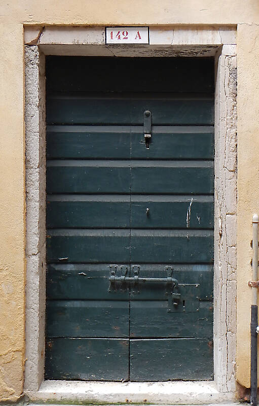 wooden door from venice 2