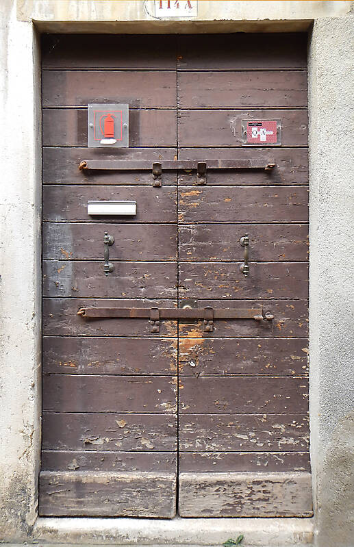 wooden door from venice 4