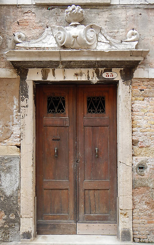 wooden door from venice 5