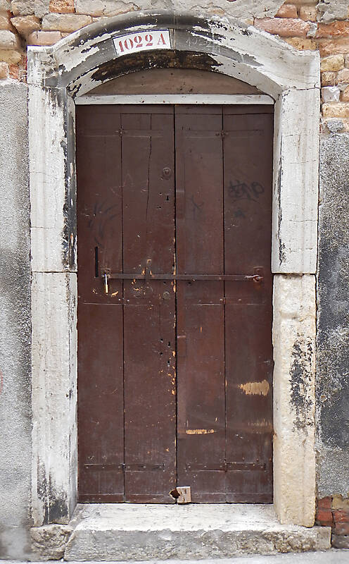wooden door from venice 18