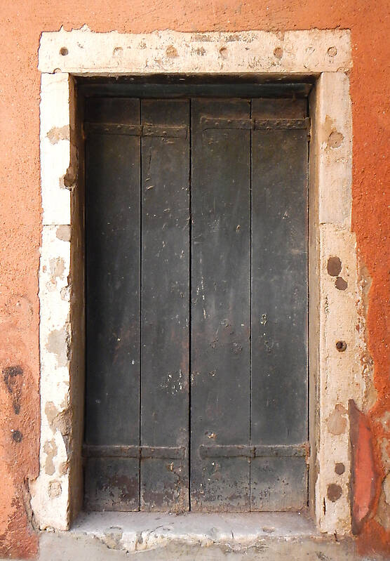 wooden door from venice 34