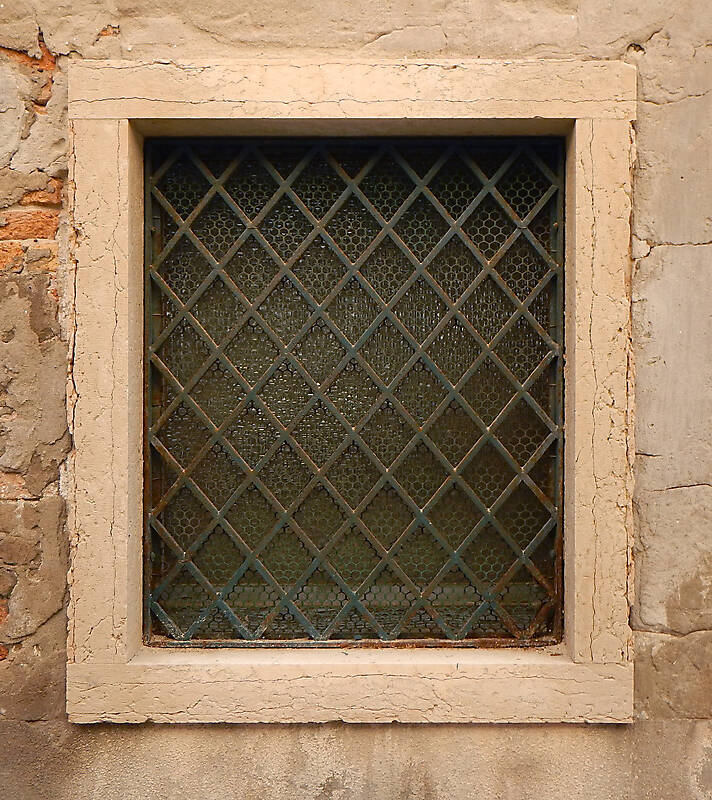 old window from venice 30