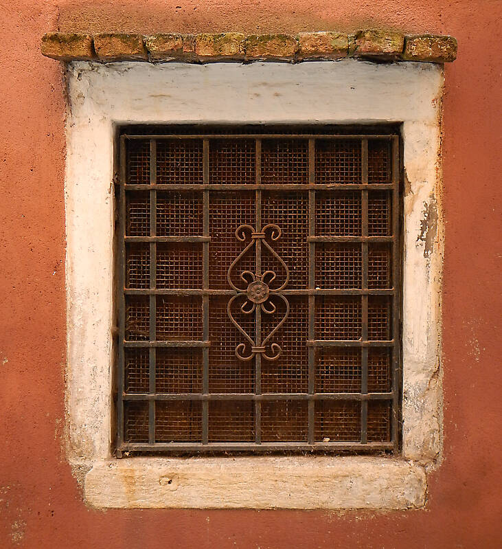 old window from venice 32