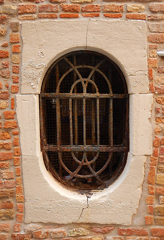 old window from venice 39