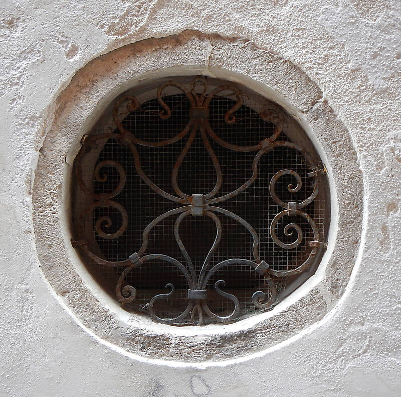 old window from venice 17