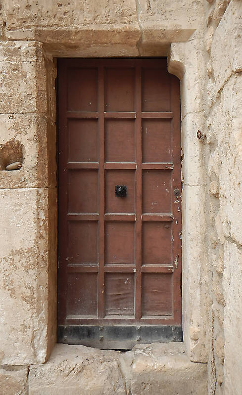 old door brown 1