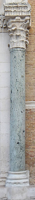marble pillar with capitals 1