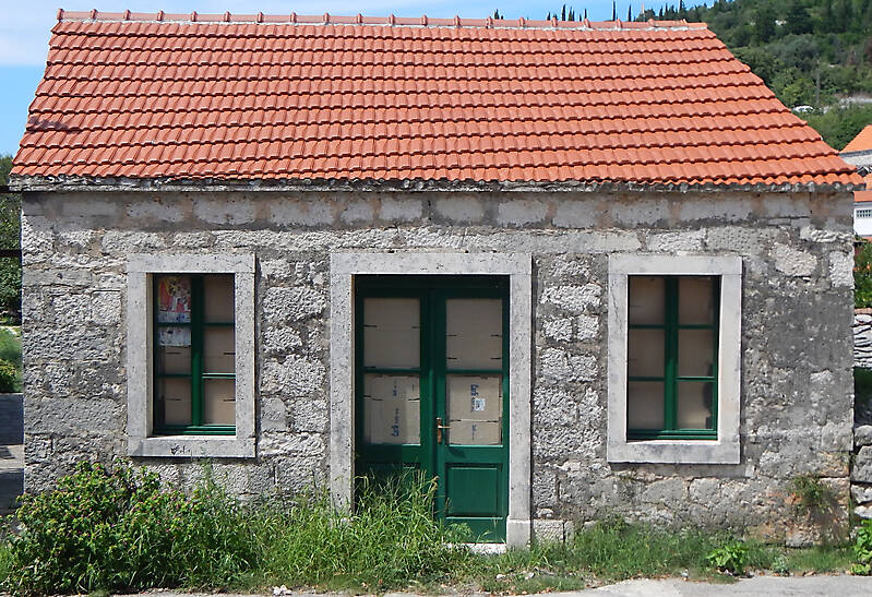 croatian little stone house 19