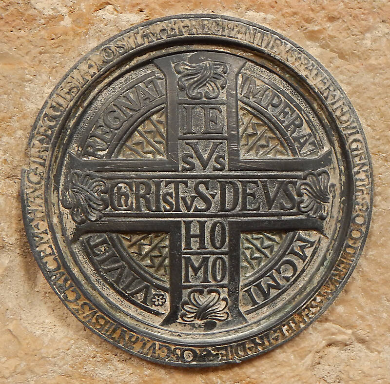 bronze emblem ornament with cross 3