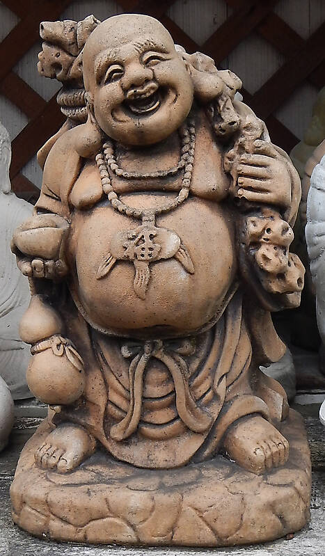 happy buddha statue 1