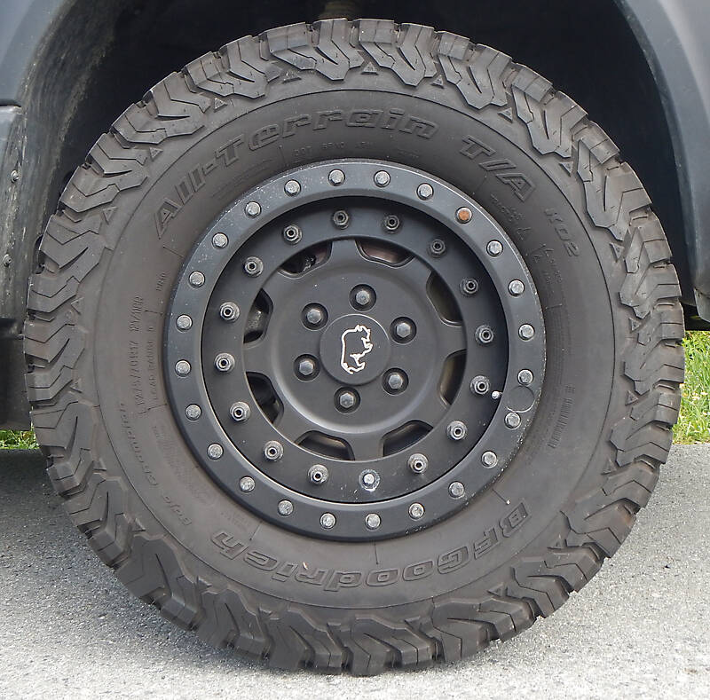 off road wheel and tire