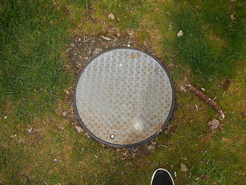 Galvanized round manhole 2